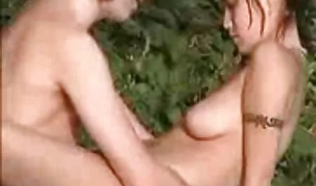 Nézze pornó film online meg, hogy ez a dögös szereti a dildóját.