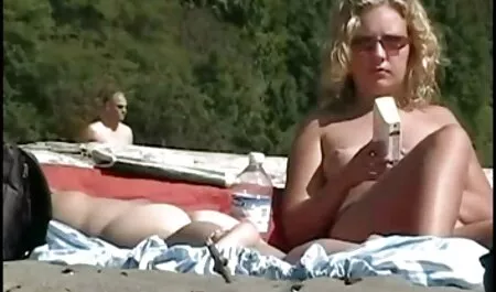 Hármasban Tizenéves rázza egymást a hardcore stílus porno ingyen film