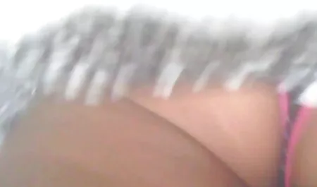 Az apák állnak, míg a hanyag apa porno videok ingyen térdre fújja őket.