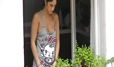 Vinnie frufru ingyenporno online a hús