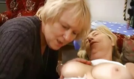 Dögös maszturbál anya fia pornok