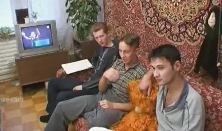 Lovaglás egy kakas porno filmek magyarul ingyen a kanapén durva szex óvszer nélkül a tinédzserek csajok
