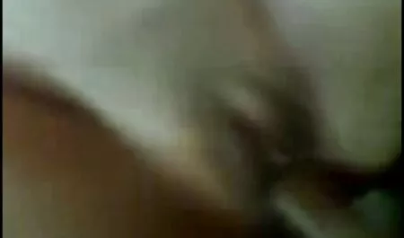 Cum robbanás ingyen porno telora Milena szűk seggét