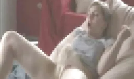 Sztriptíz ingyen amatőr pornó Által Louise Krause
