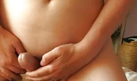 Érzéki transzi fekete csaladi pornok harisnya tele krém